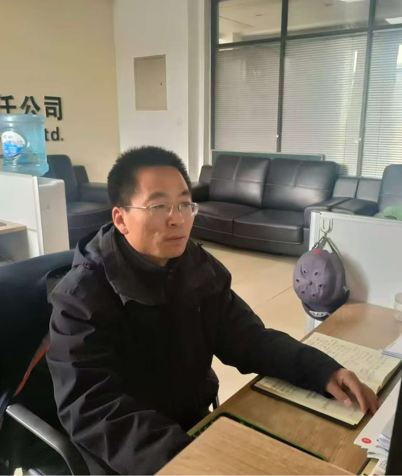 中共星空体育·星空官方网站-星空体育(中国)
委员会关于对2025年度“产投榜样”进行公示的公告(图2) 中共星空体育·星空官方网站-星空体育(中国)
委员会关于对2025年度“产投榜样”进行公示的公告(图2)